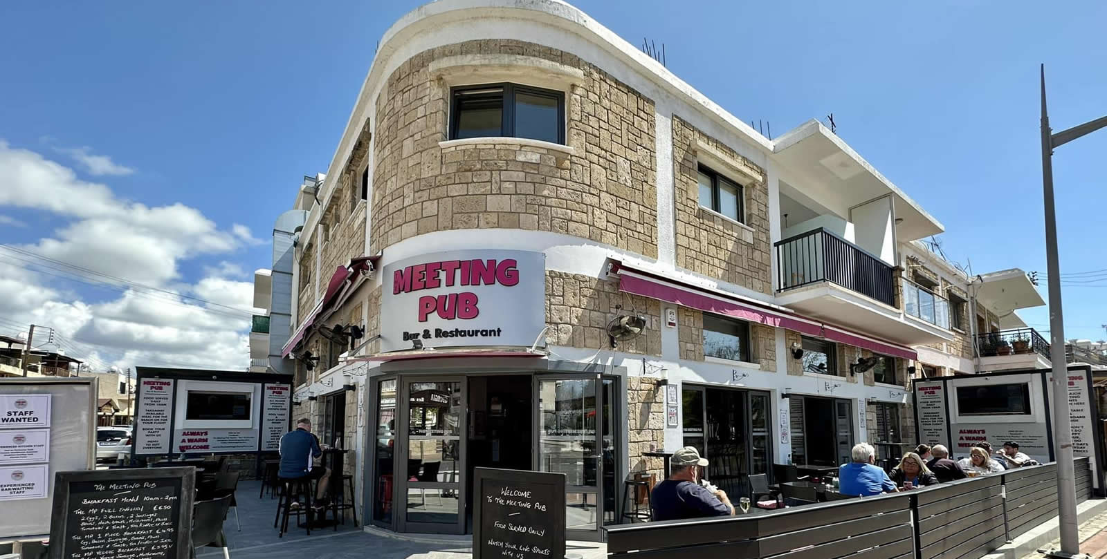 charlies_meeting_bar_paphos_pub